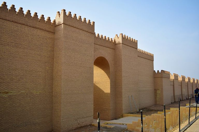 مرمت و بازسازی آثار تاریخی نینوا: چالش‌ها و فرصت‌های باستان‌شناسی در عراق