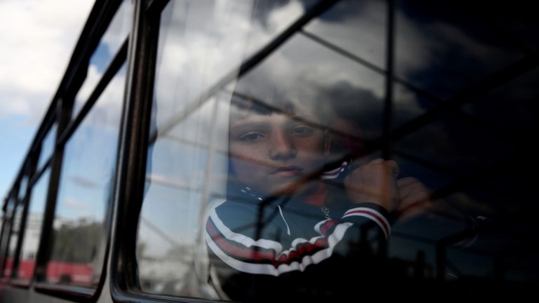 ناجیان یا سوداگران؟ نگاهی به پدیده‌های فرزندخواندگی و کودک فروشی در عراق